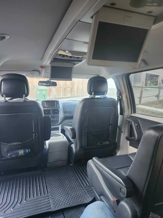 2016 Dodge Caravan - Image 4 of 10