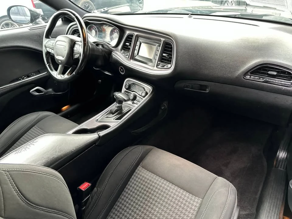 2016 Dodge Challenger 3rd Gen - Image 10 of 17