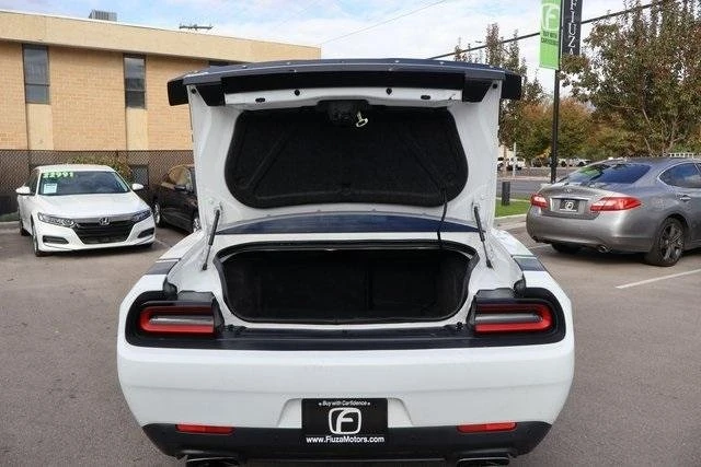 2016 Dodge Challenger 3rd Gen - Image 10 of 15