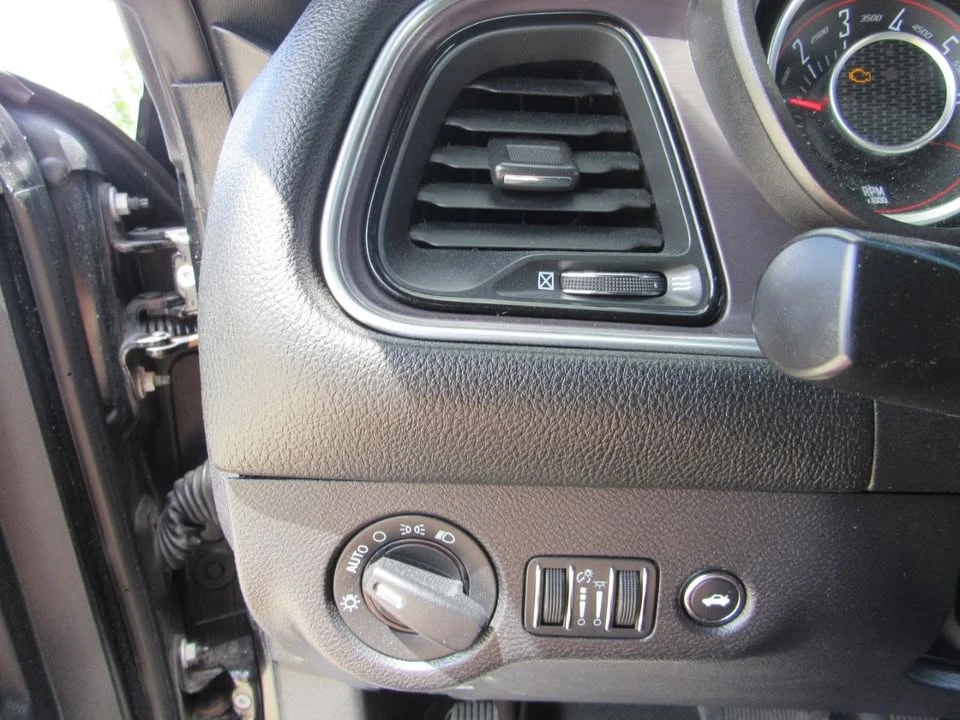 2016 Dodge Challenger 3rd Gen - Image 17 of 19
