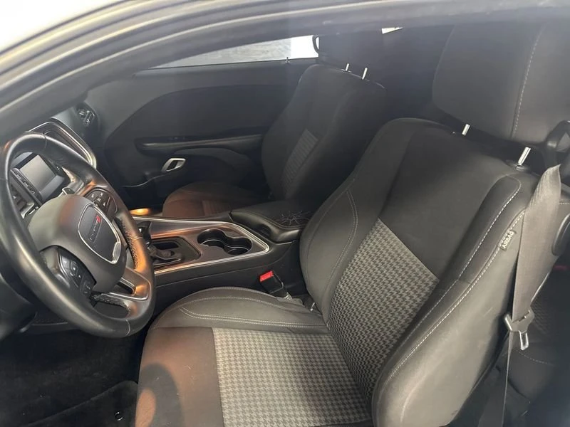 2016 Dodge Challenger - Image 9 of 18