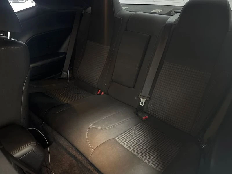 2016 Dodge Challenger - Image 17 of 18