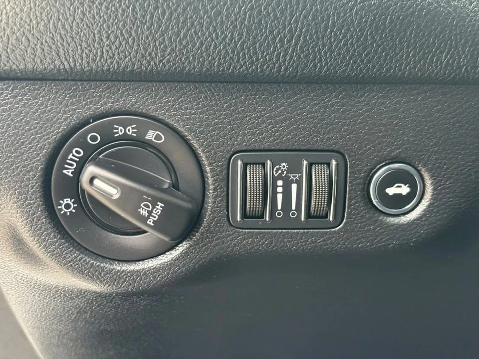 2016 Dodge Challenger 3rd Gen - Image 13 of 20