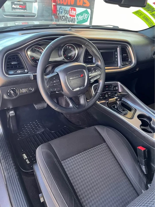 2016 Dodge Challenger 3rd Gen - Image 2 of 4