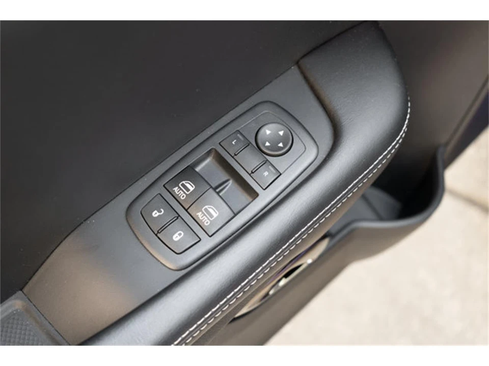 2016 Dodge Challenger 3rd Gen - Image 11 of 12