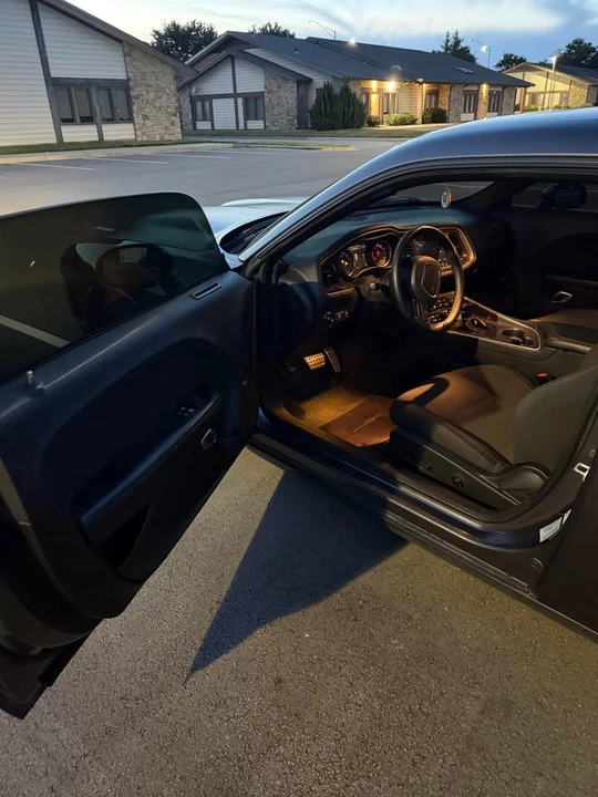 2016 Dodge Challenger SRT8 & 392 3rd Gen - Image 10 of 15