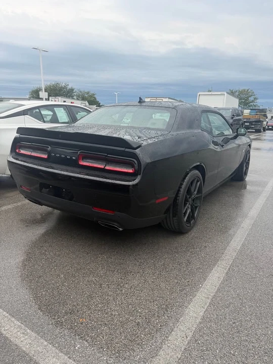 2016 Dodge Challenger SRT8 & 392 3rd Gen - Image 4 of 8