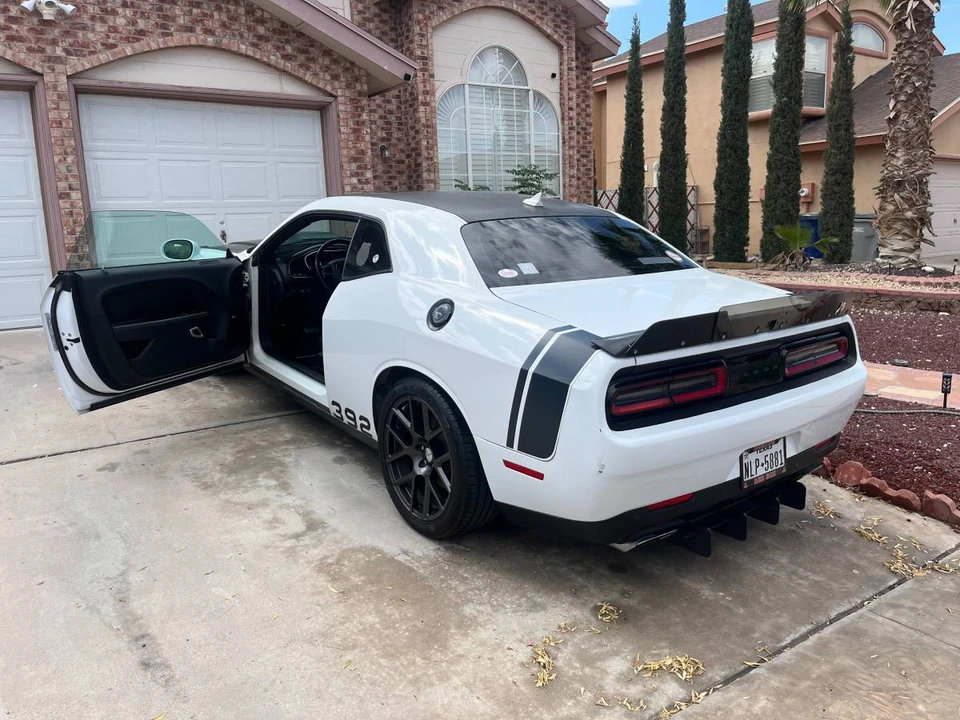 2016 Dodge Challenger SRT8 & 392 3rd Gen - Image 10 of 11
