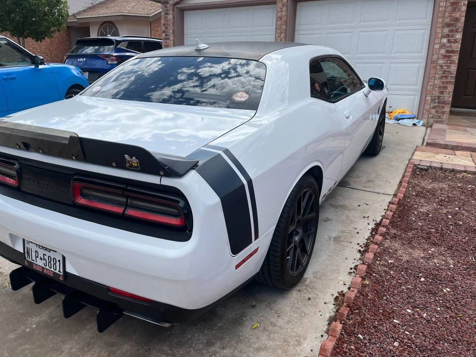 2016 Dodge Challenger SRT8 & 392 3rd Gen - Image 9 of 11
