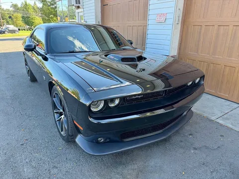 2016 Dodge Challenger 392 Hemi Scat Pack Shaker