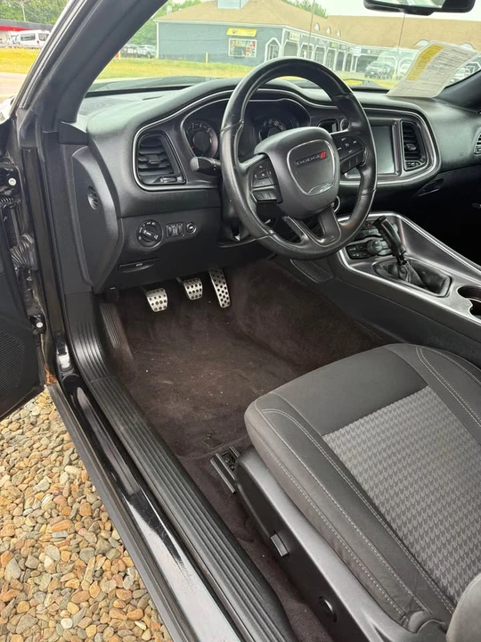 2016 Dodge Challenger 3rd Gen - Image 5 of 10