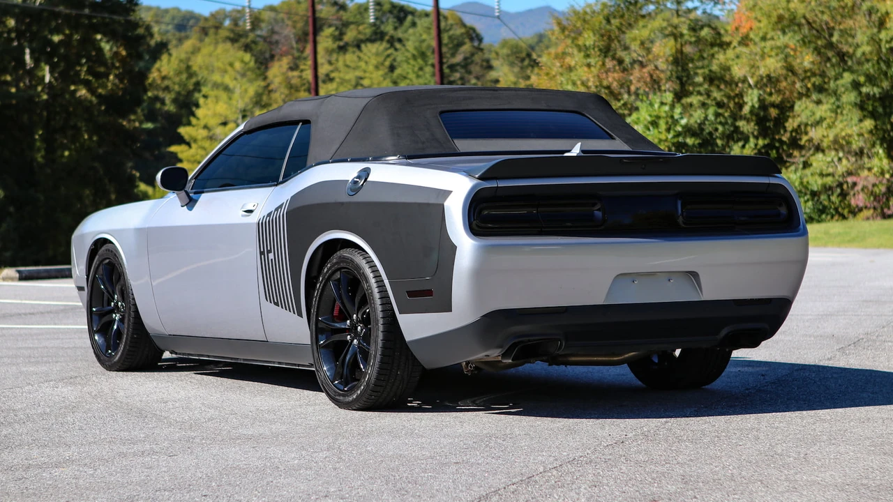 2016 Dodge Challenger 3rd Gen - Image 2 of 31