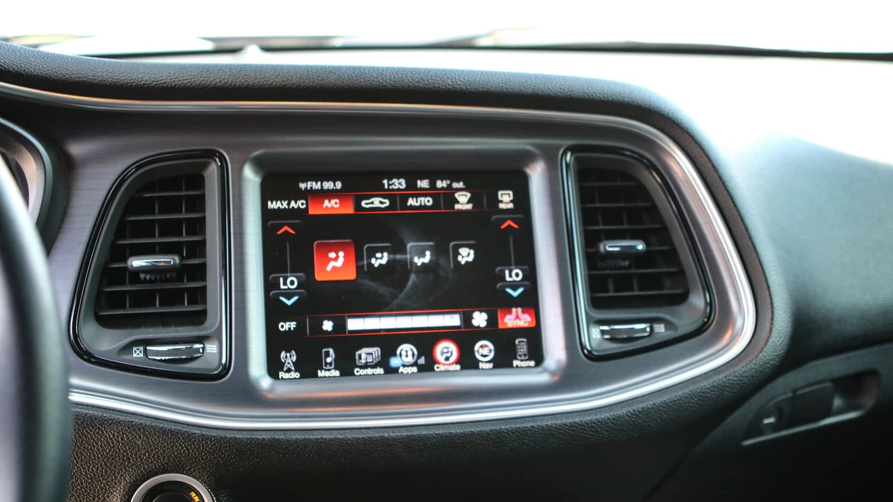 2016 Dodge Challenger 3rd Gen - Image 11 of 31