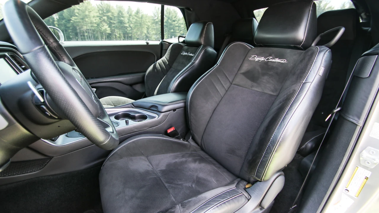2016 Dodge Challenger 3rd Gen - Image 14 of 31