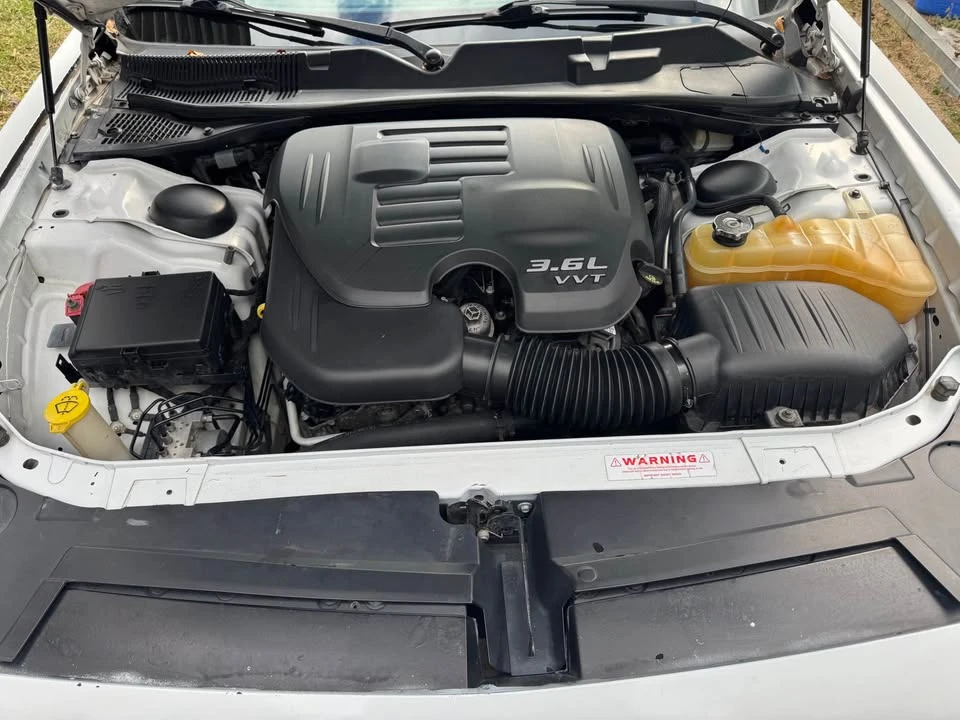 2016 Dodge Challenger 3rd Gen - Image 10 of 20