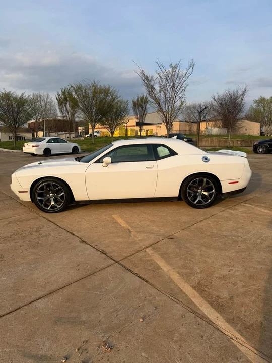 2016 Dodge Challenger 3rd Gen - Image 5 of 13