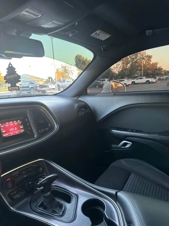 2016 Dodge Challenger 3rd Gen - Image 7 of 9