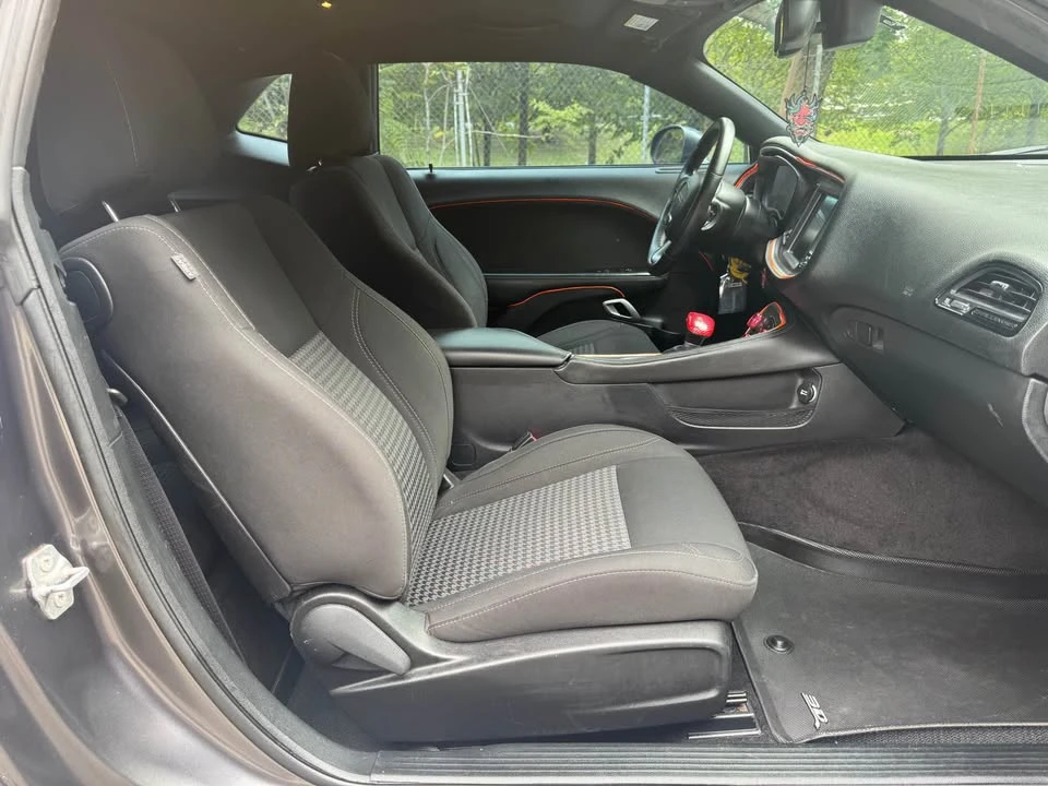 2016 Dodge Challenger 3rd Gen - Image 10 of 16