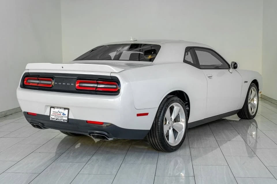 2016 Dodge Challenger 3rd Gen - Image 3 of 11
