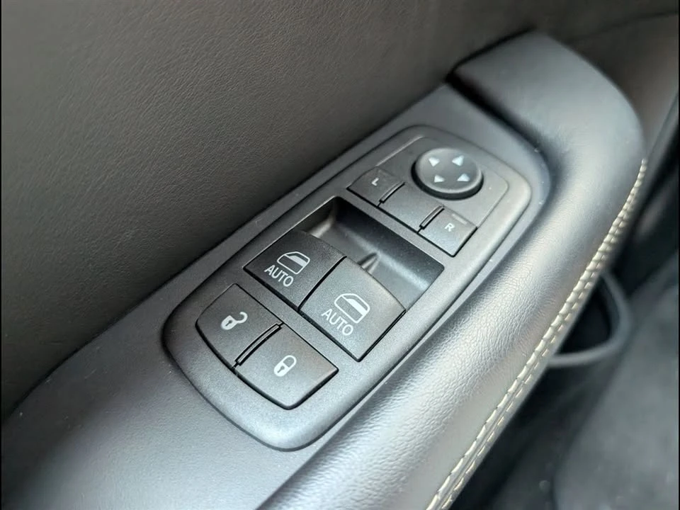 2016 Dodge Challenger 3rd Gen - Image 19 of 20