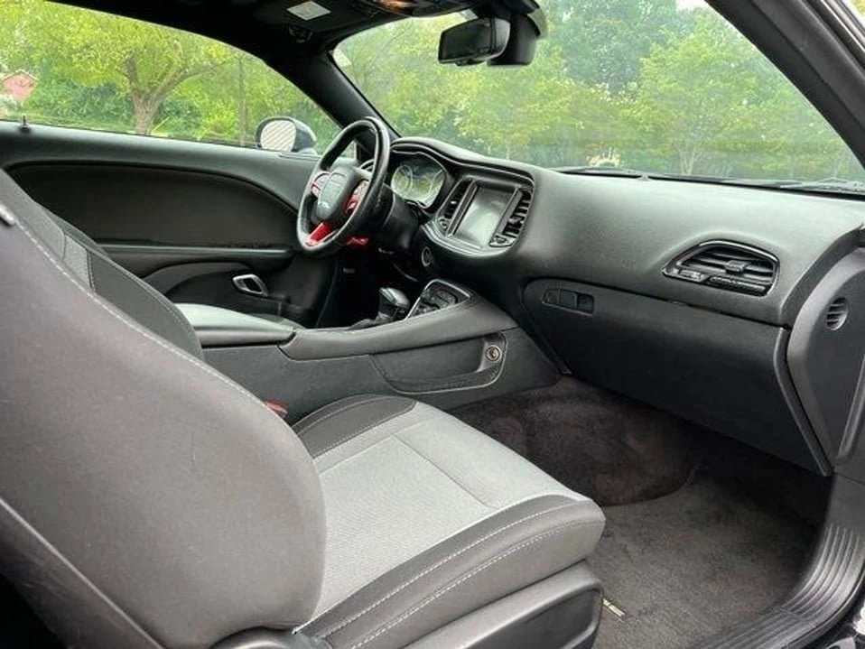 2016 Dodge Challenger 3rd Gen - Image 15 of 20