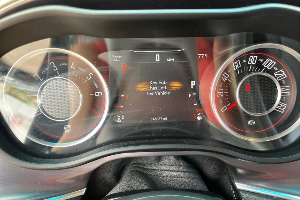 2016 Dodge Challenger 3rd Gen - Image 15 of 20