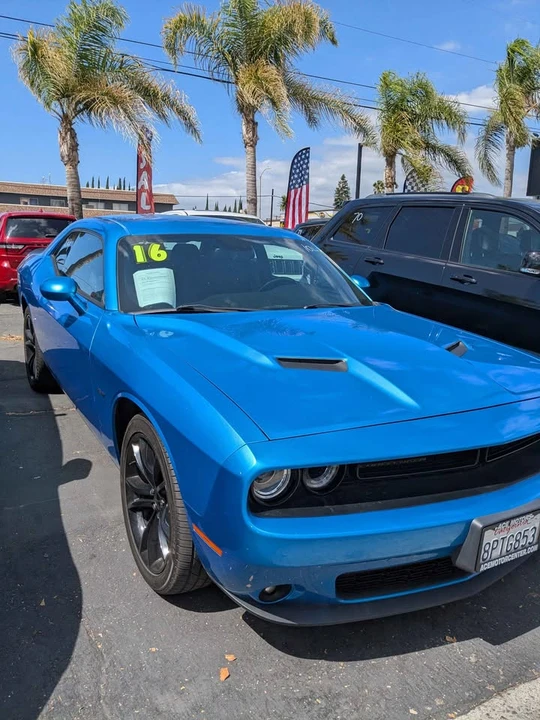 2016 Dodge Challenger 3rd Gen - Image 2 of 3
