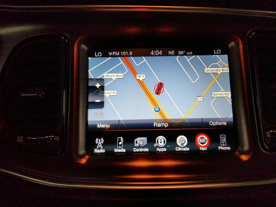 2016 Dodge Challenger 3rd Gen - Image 19 of 31
