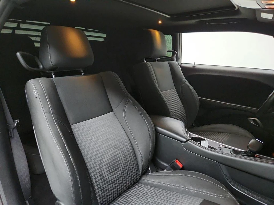 2016 Dodge Challenger 3rd Gen - Image 26 of 31