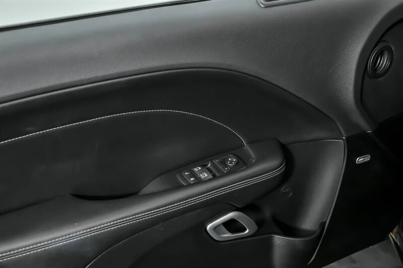 2016 Dodge Challenger 3rd Gen - Image 17 of 21