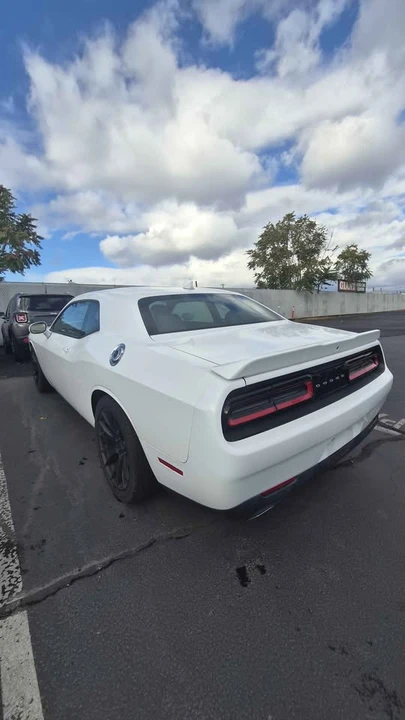 2016 Dodge Challenger 3rd Gen - Image 8 of 11