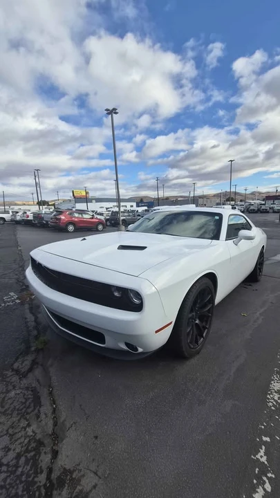 2016 Dodge Challenger 3rd Gen - Image 2 of 11