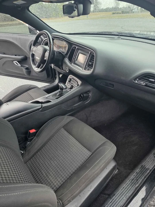 2016 Dodge Challenger 3rd Gen - Image 13 of 17