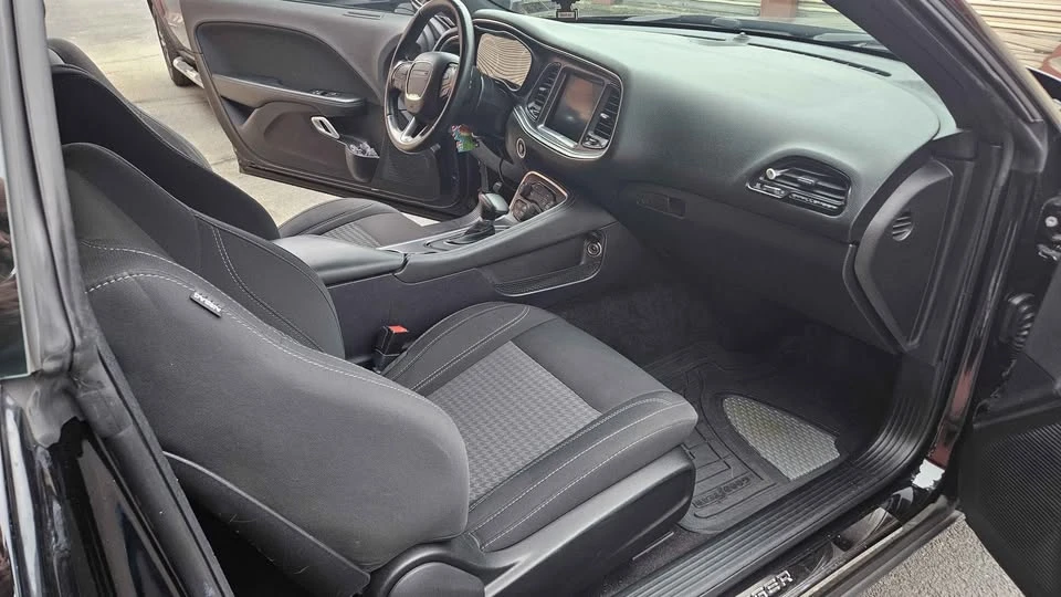 2016 Dodge Challenger 3rd Gen - Image 11 of 17