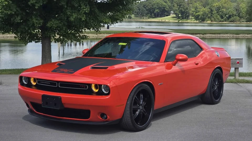 2016 Dodge Challenger 3rd Gen - Image 10 of 11