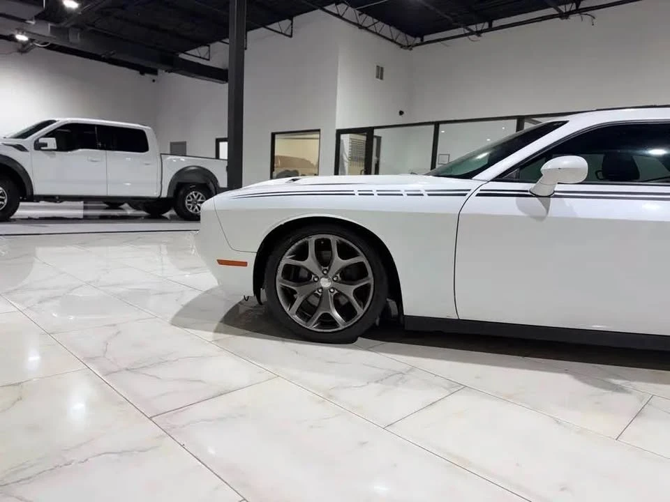 2016 Dodge Challenger 3rd Gen - Image 2 of 6
