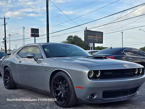 2016 Dodge Challenger R/T Shaker