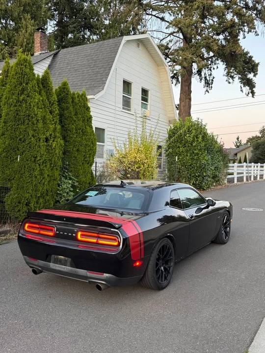 2016 Dodge Challenger 3rd Gen - Image 5 of 8
