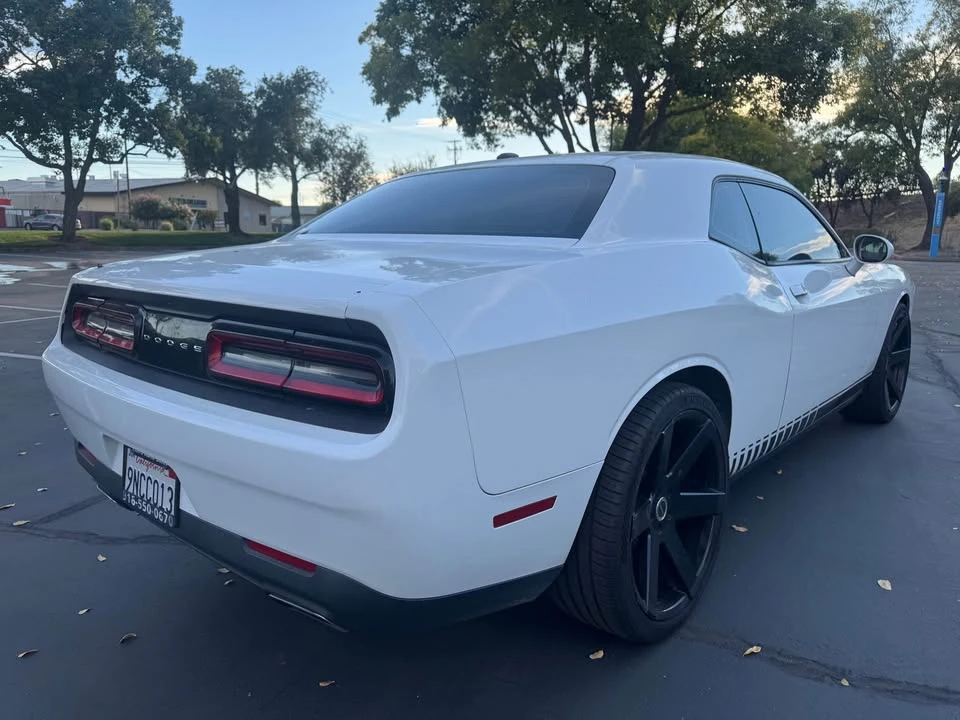 2016 Dodge Challenger 3rd Gen - Image 5 of 9