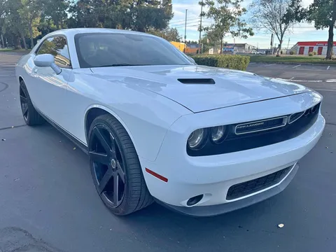 2016 Dodge Challenger SE Coupe 2D