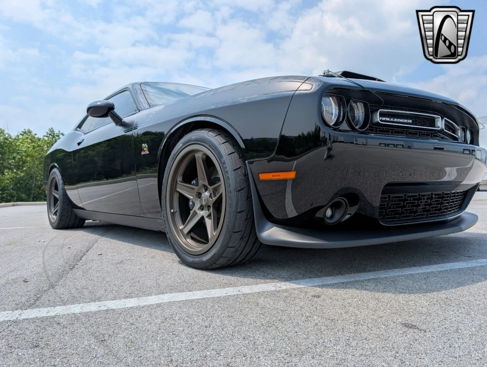 2016 Dodge Challenger SRT8 & 392 3rd Gen - Image 10 of 12
