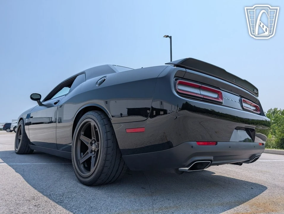 2016 Dodge Challenger SRT8 & 392 3rd Gen - Image 11 of 21