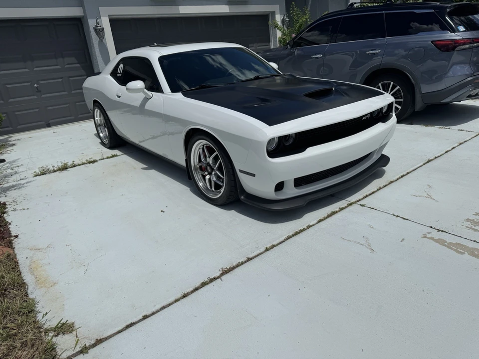 2016 Dodge Challenger SRT Hellcat 3rd Gen - Image 5 of 15