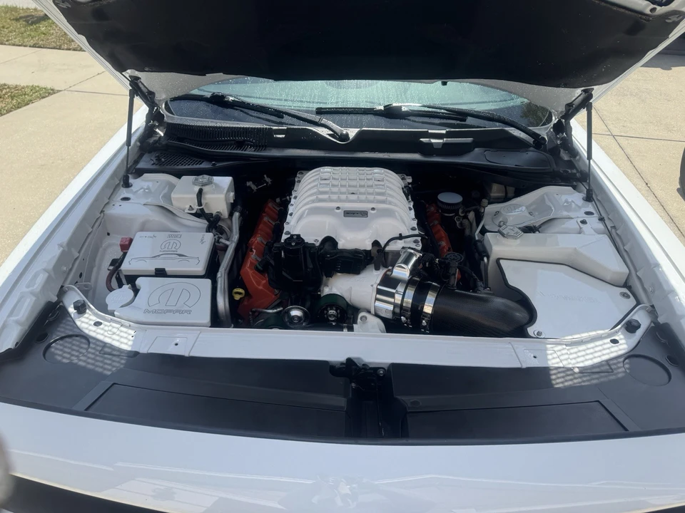 2016 Dodge Challenger SRT Hellcat 3rd Gen - Image 4 of 15