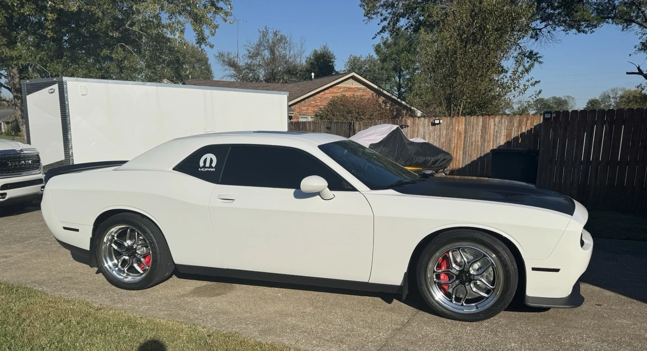 2016 Dodge Challenger SRT Hellcat 3rd Gen - Image 8 of 15