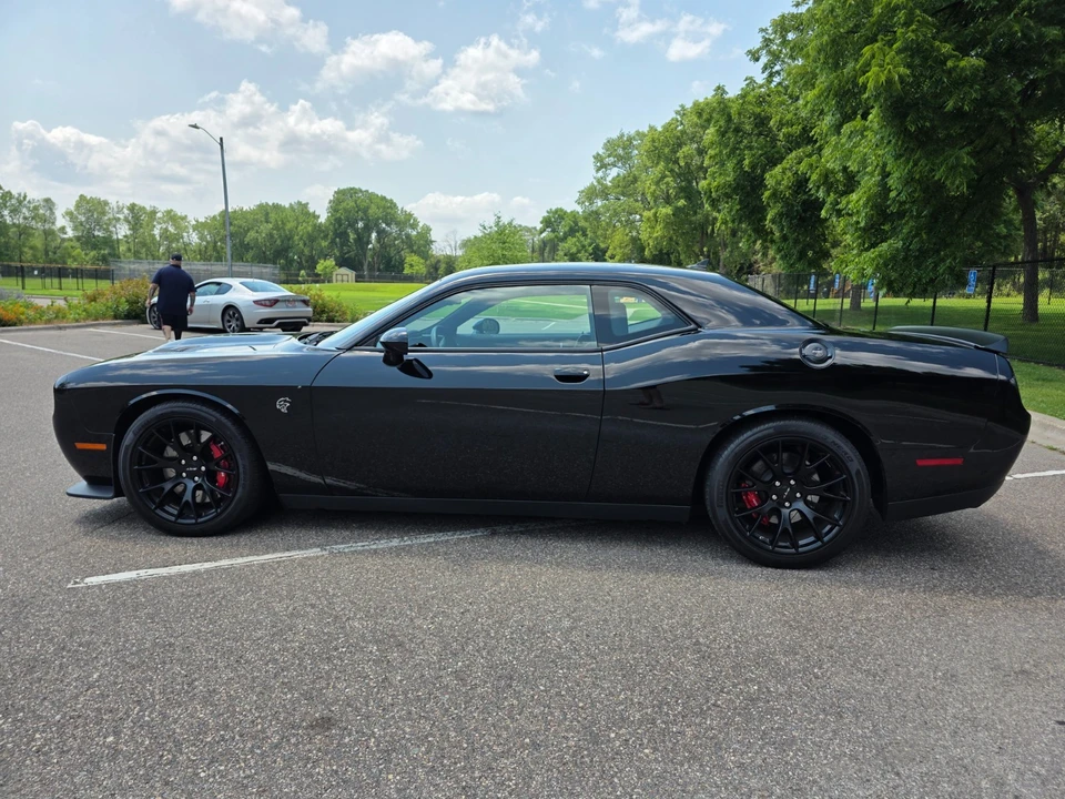 2016 Dodge Challenger SRT Hellcat 3rd Gen - Image 8 of 31