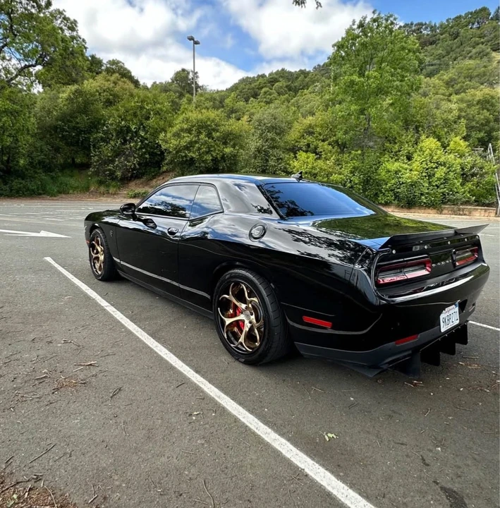 2016 Dodge Challenger SRT Hellcat 3rd Gen - Image 5 of 12