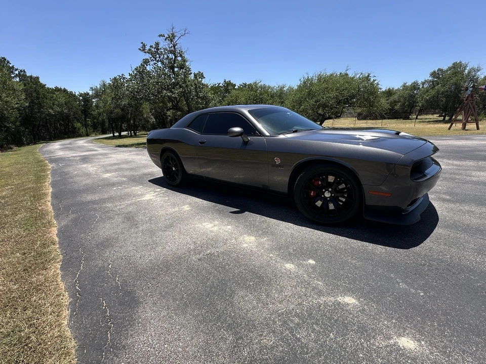 2016 Dodge Challenger SRT Hellcat 3rd Gen - Image 6 of 20