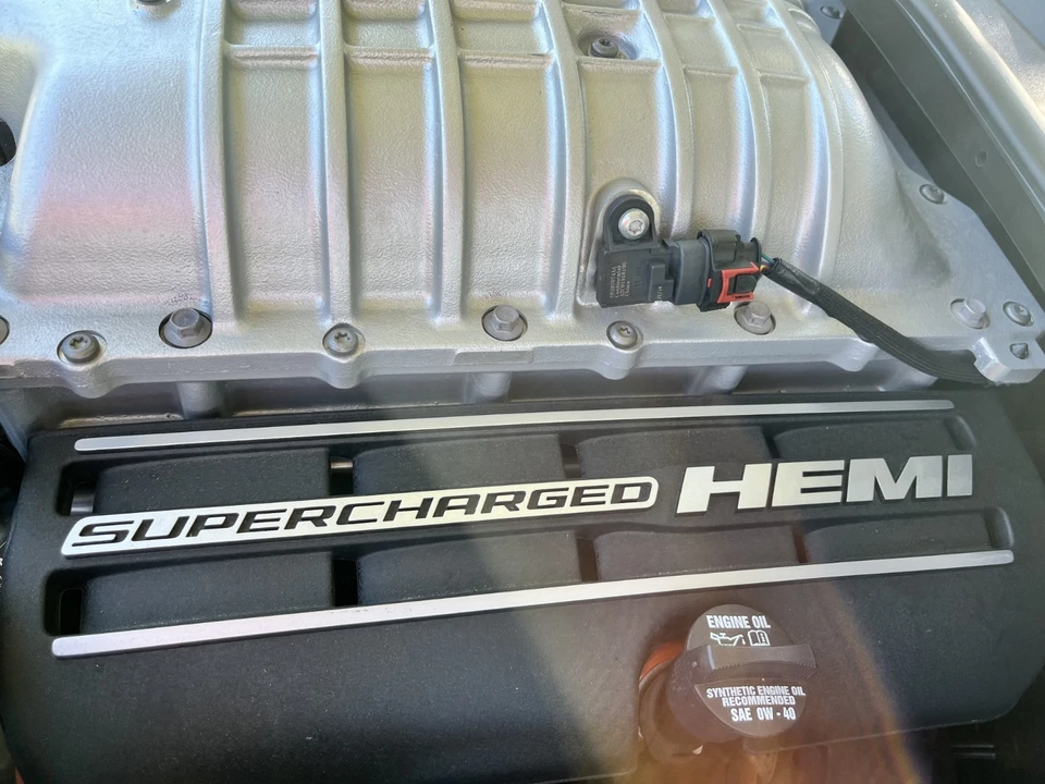 2016 Dodge Challenger SRT Hellcat 3rd Gen - Image 27 of 31