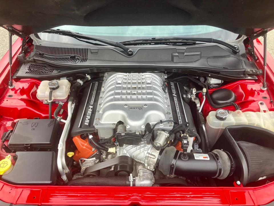 2016 Dodge Challenger SRT Hellcat 3rd Gen - Image 23 of 24